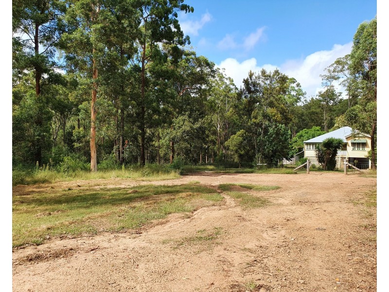 372 CRUMPTON DRIVE, Blackbutt QLD 4306