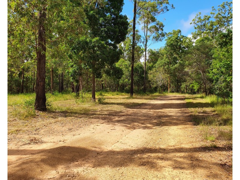 372 CRUMPTON DRIVE, Blackbutt QLD 4306