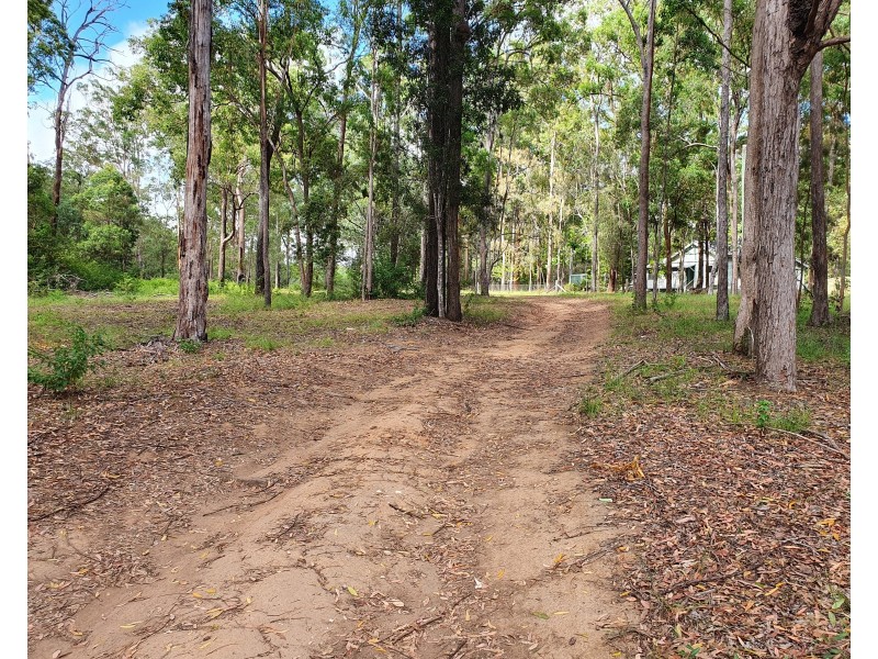 372 CRUMPTON DRIVE, Blackbutt QLD 4306