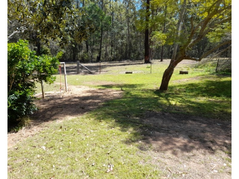 372 CRUMPTON DRIVE, Blackbutt QLD 4306