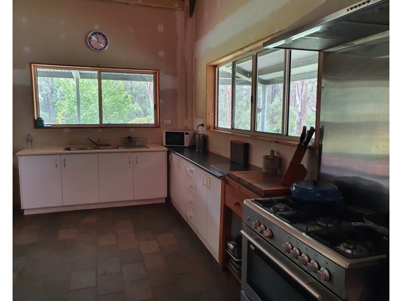 170 Packer Road, Blackbutt QLD 4306