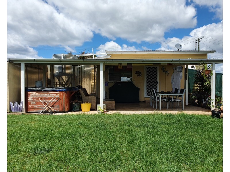 14 James Street, Blackbutt QLD 4306