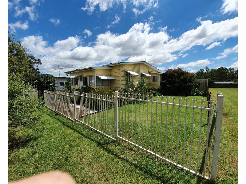 14 James Street, Blackbutt QLD 4306