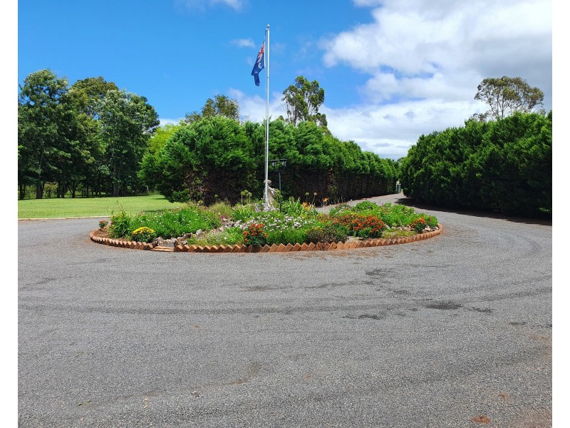 74 Greenhills Drive, Blackbutt QLD 4306