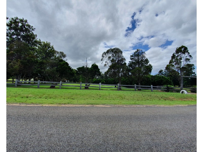 74 Greenhills Drive, Blackbutt QLD 4306