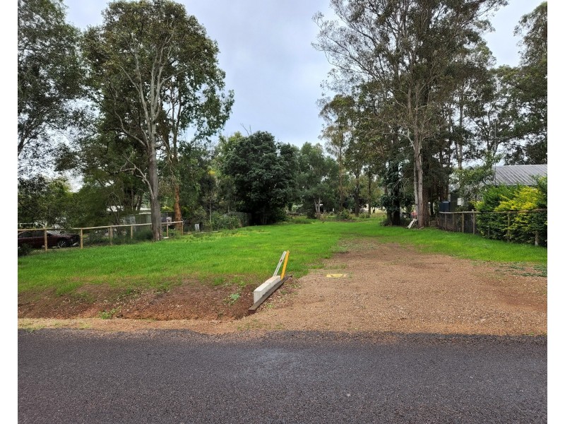 16 BLACKBUTT STREET, Blackbutt QLD 4306