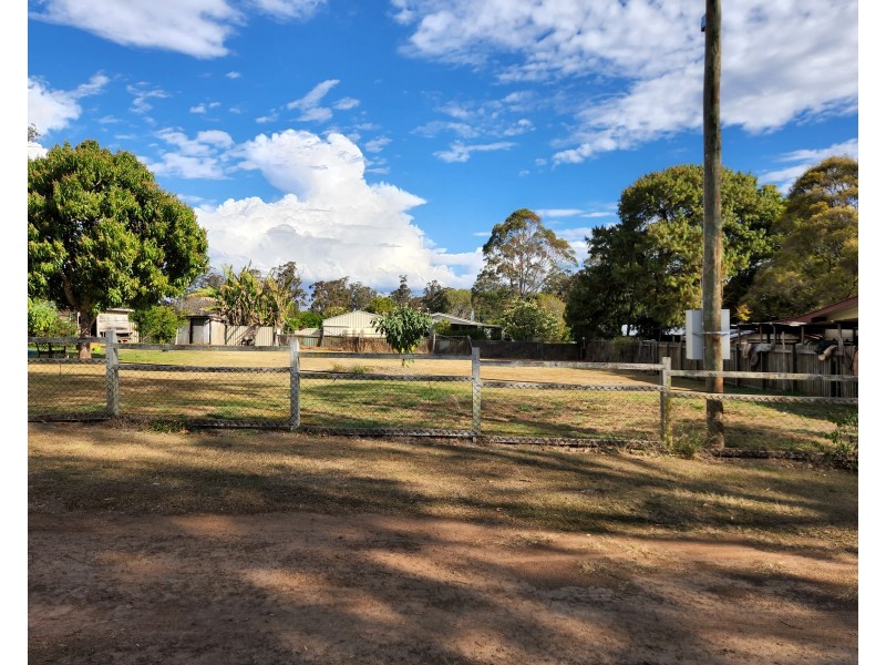 23 Coulson Street, Blackbutt QLD 4306