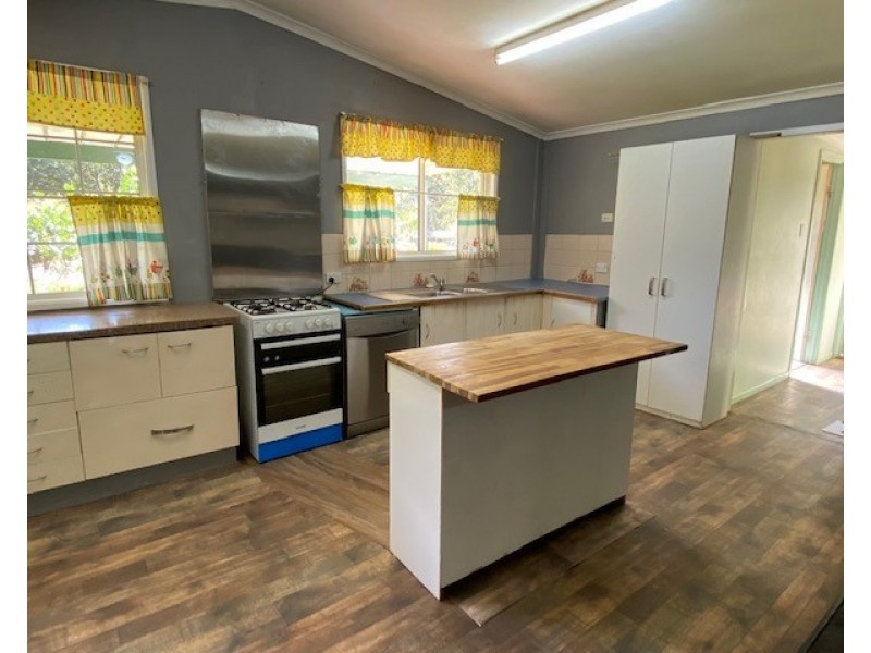 41 Simpson Road, Benarkin QLD 4306