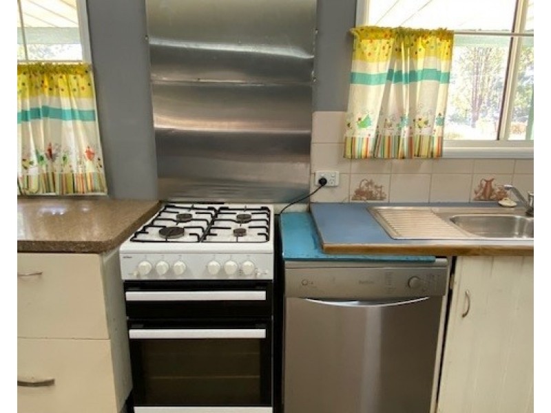 41 Simpson Road, Benarkin QLD 4306