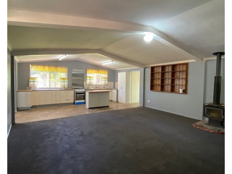 41 Simpson Road, Benarkin QLD 4306