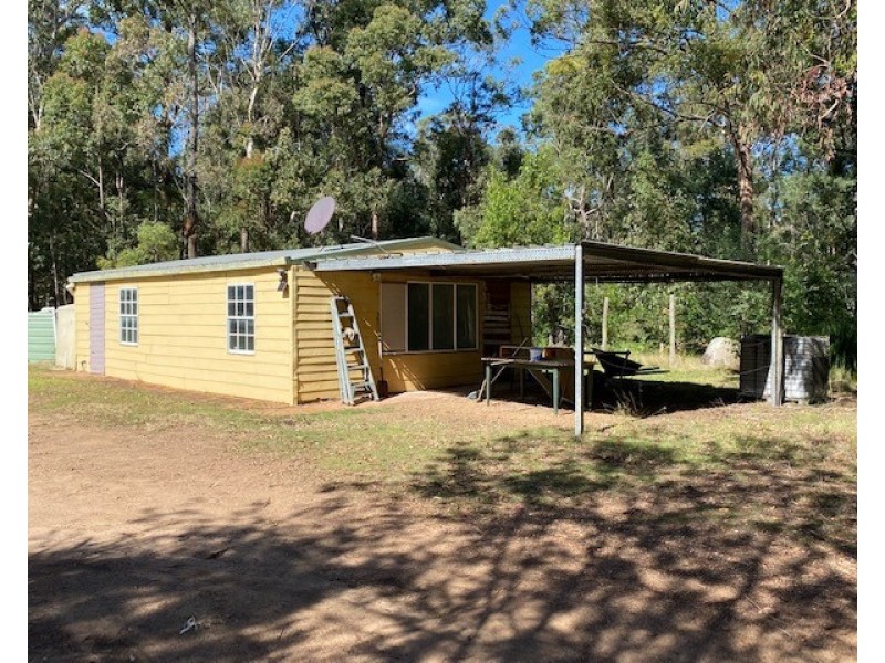 41 Simpson Road, Benarkin QLD 4306