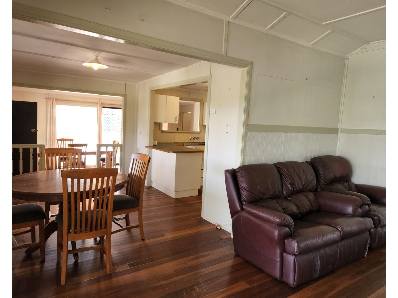 10 Fern Street, Blackbutt QLD 4306