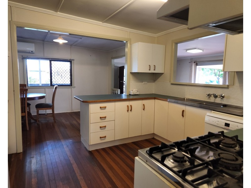 10 Fern Street, Blackbutt QLD 4306