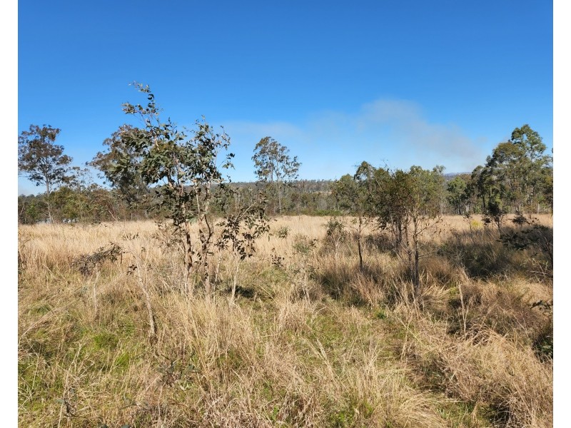 25 Stretton Drive, Blackbutt QLD 4306