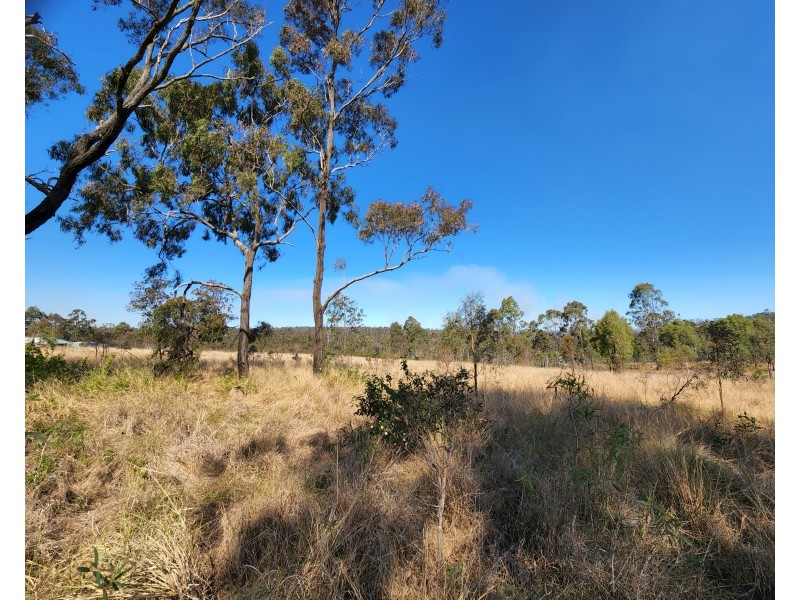 25 Stretton Drive, Blackbutt QLD 4306