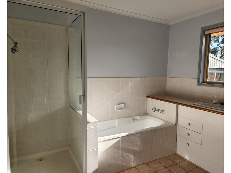 25    MILLER ST, Blackbutt QLD 4306