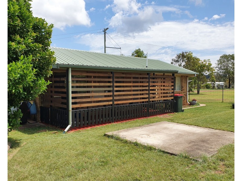 15 Morris Street, Blackbutt QLD 4306