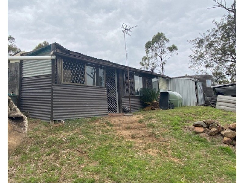 28 Stretton Drive, Blackbutt QLD 4306