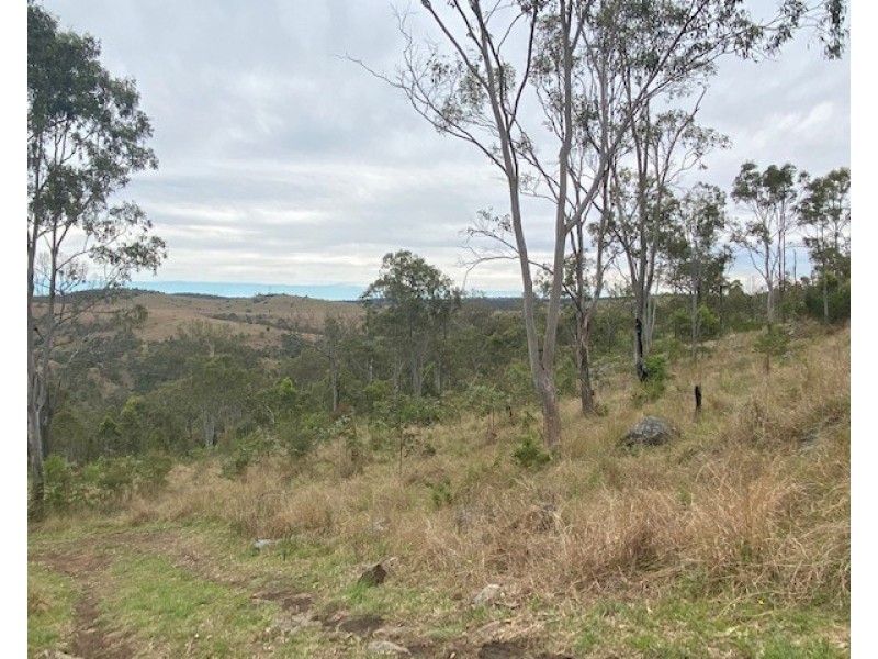 28 Stretton Drive, Blackbutt QLD 4306