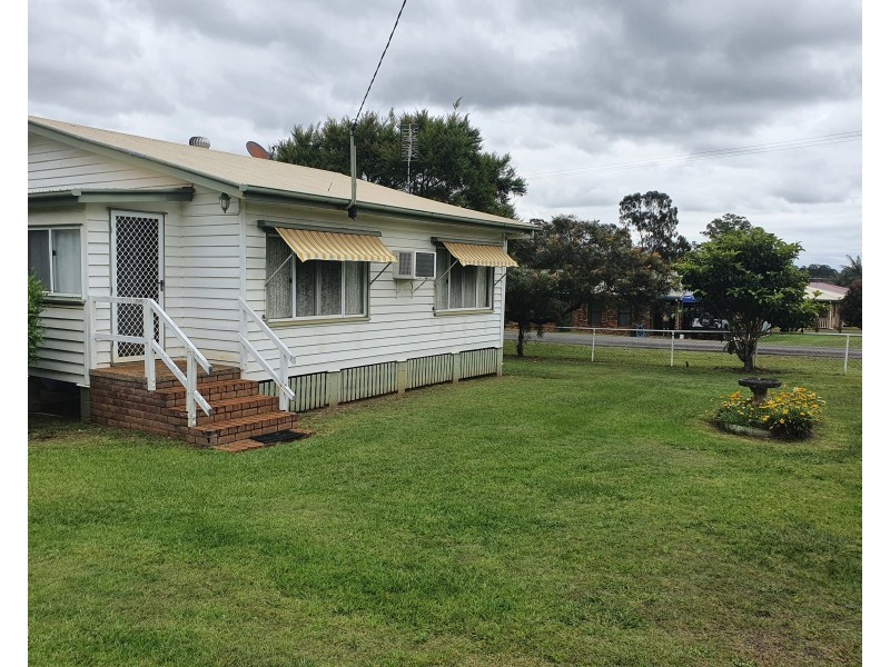 21 Fern Street, Blackbutt QLD 4306