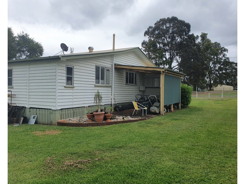 21 Fern Street, Blackbutt QLD 4306