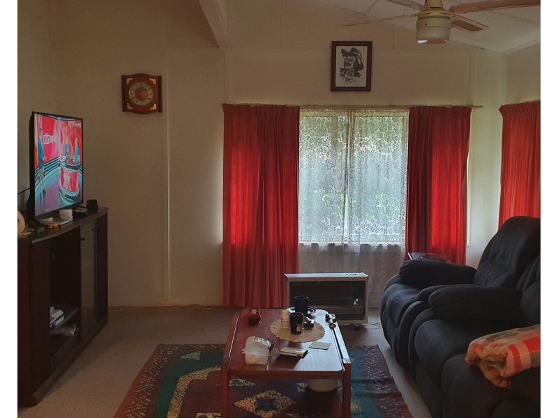 21 Fern Street, Blackbutt QLD 4306