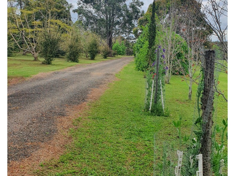 13 Griffin Road, Blackbutt QLD 4306