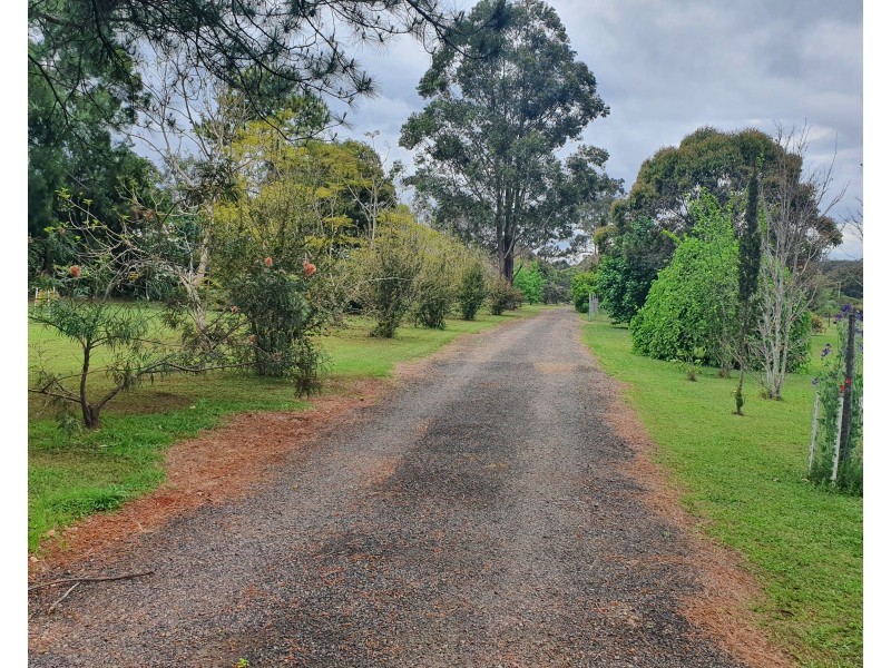 13 Griffin Road, Blackbutt QLD 4306