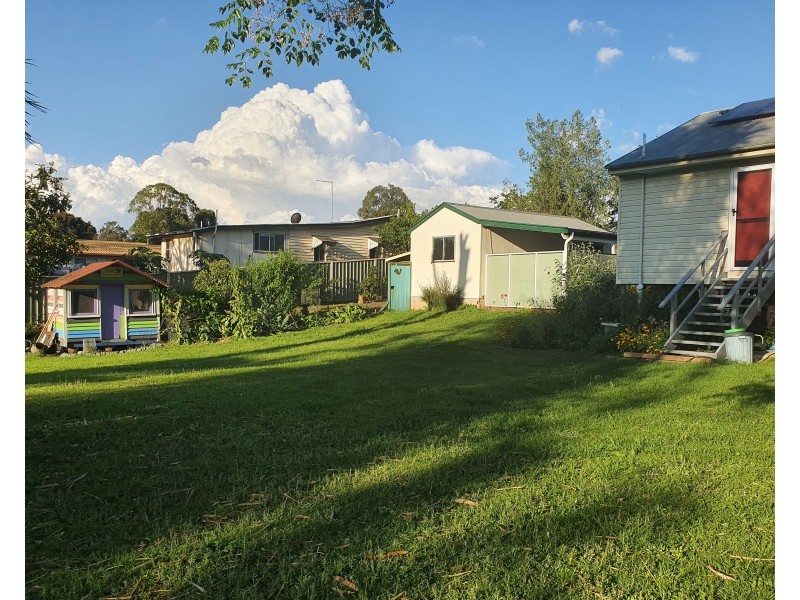 54 Hart Street, Blackbutt QLD 4306