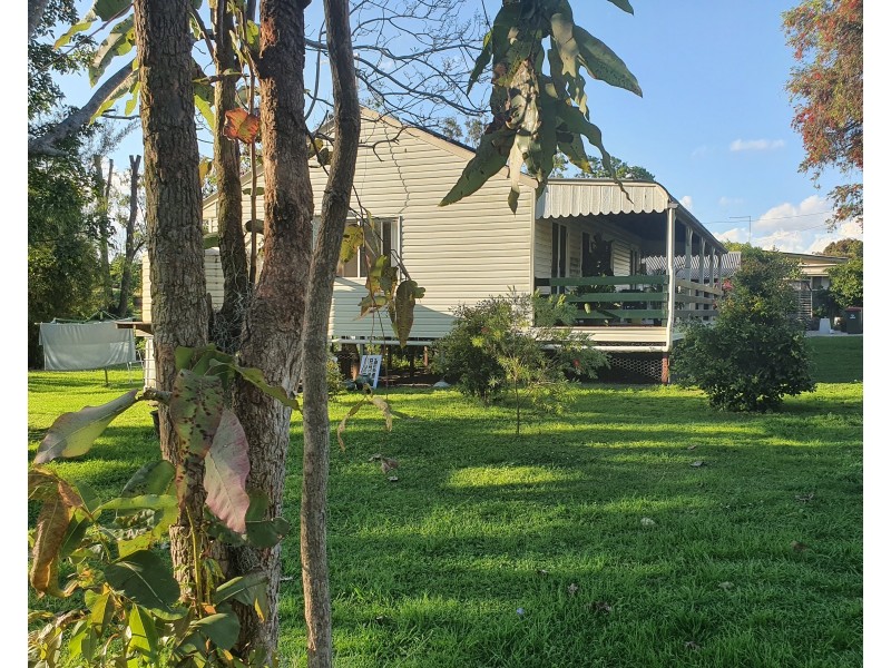 54 Hart Street, Blackbutt QLD 4306