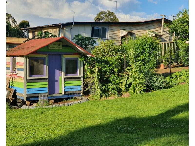 54 Hart Street, Blackbutt QLD 4306