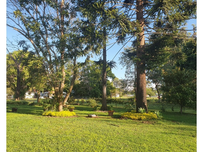 54 Hart Street, Blackbutt QLD 4306