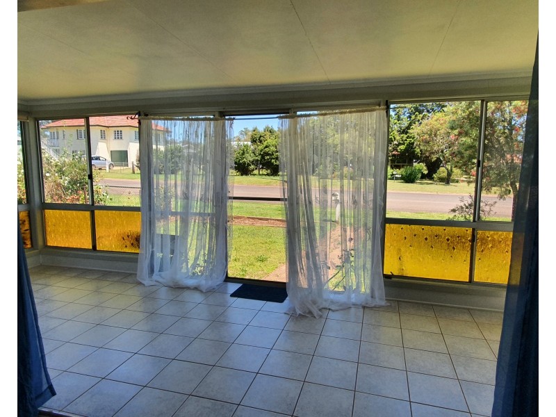 6 Douglas Street, Blackbutt QLD 4306