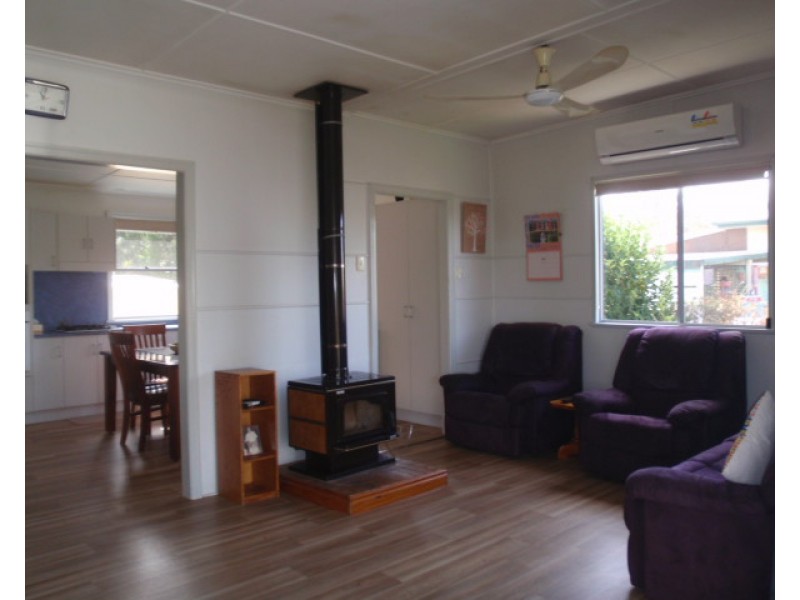 6 Douglas Street, Blackbutt QLD 4306