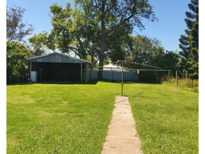 6 Douglas Street, Blackbutt QLD 4306