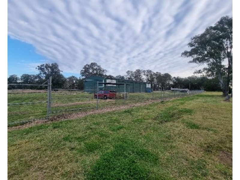 111 New England Highway, Yarraman QLD 4614