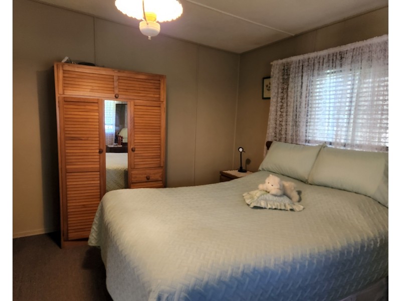 34 John Street, Blackbutt QLD 4306