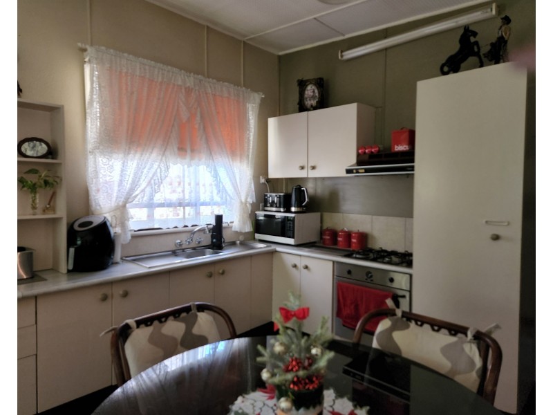 34 John Street, Blackbutt QLD 4306