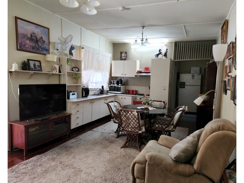 34 John Street, Blackbutt QLD 4306