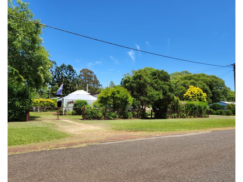 34 John Street, Blackbutt QLD 4306