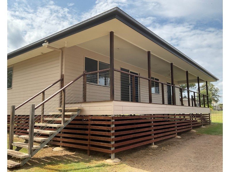 31 Morris Street, Blackbutt QLD 4306