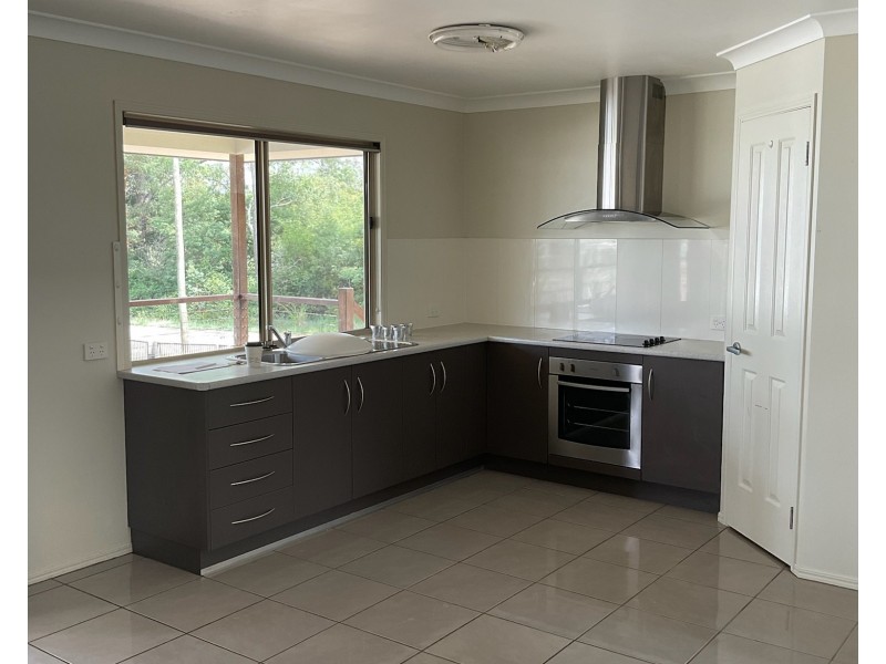 31 Morris Street, Blackbutt QLD 4306