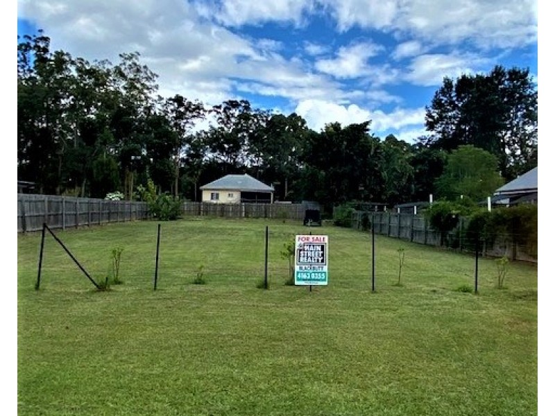 13 George Street, Blackbutt QLD 4306