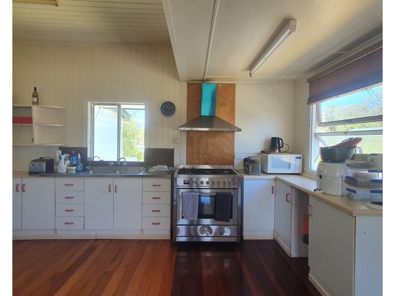 18-20 Barr Smith Street, Yarraman QLD 4614