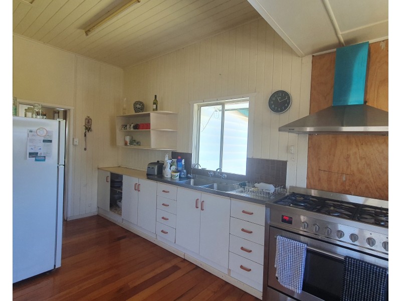 18-20 Barr Smith Street, Yarraman QLD 4614