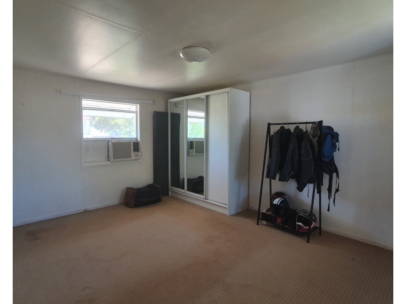 18-20 Barr Smith Street, Yarraman QLD 4614