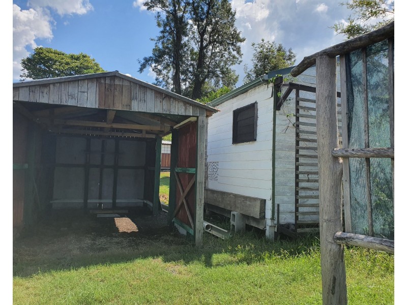 35 David Street, Linville QLD 4306