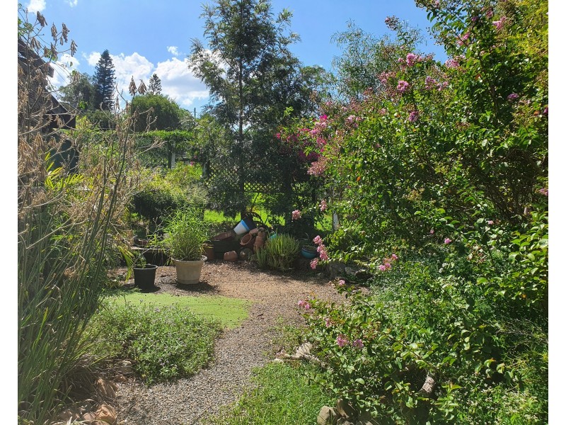 35 David Street, Linville QLD 4306