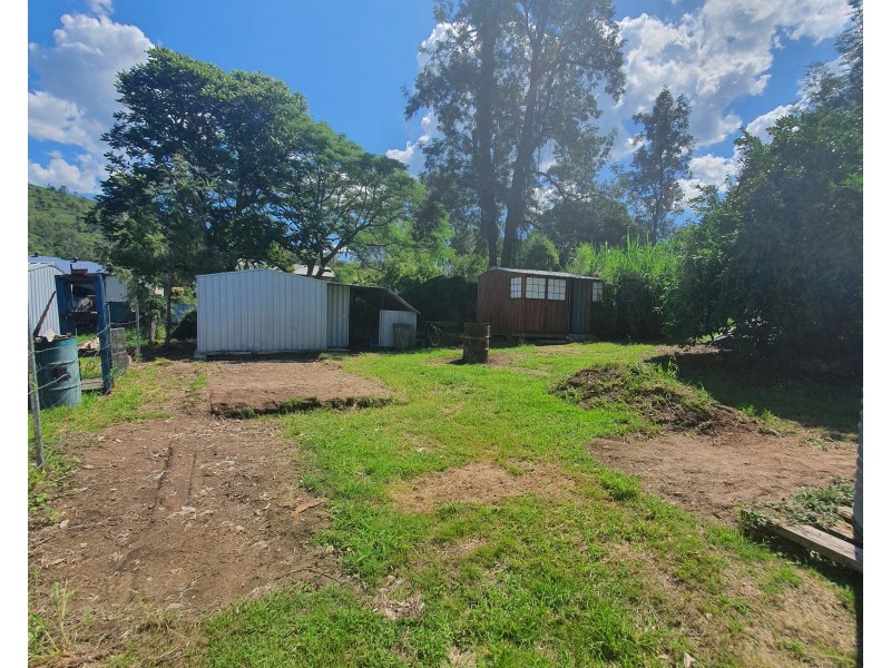35 David Street, Linville QLD 4306