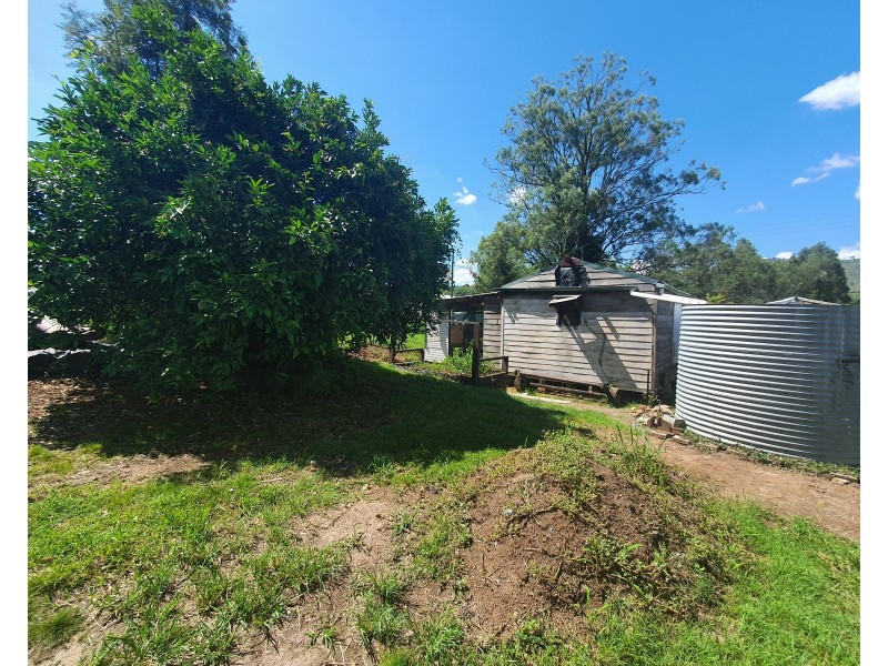 35 David Street, Linville QLD 4306